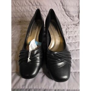 1018 Comfort Plus by Predictions Black Pleated Square Toe Pump Block Heel Size 7